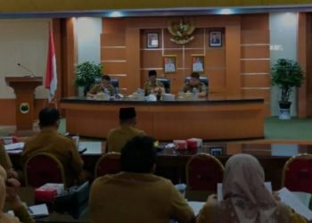 Sekretaris Daerah (Sekda) Kabupaten Batanghari M. Azan, pimpin rapat evaluasi Pendapatan Asli Daerah (PAD) Tahun Anggaran (TA) 2022
