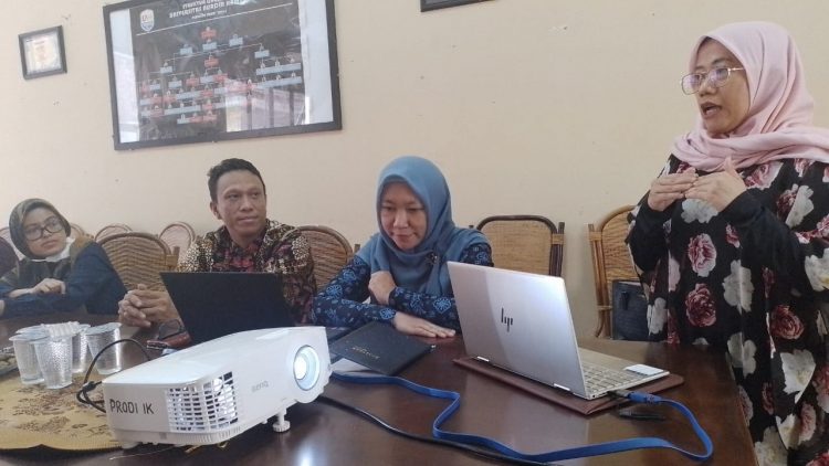Kegiatan sharing session penulisan karya ilmiah/ AMPAR
