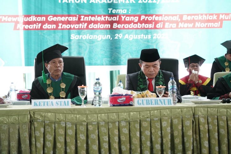 Gubernur Jambi Dr.H.Al Haris,S.Sos.,M.H., Menghadiri Wisudawan Sekolah Tinggi Agama Islam (STAI) Ma'arif Sarolangun./ doc.ist