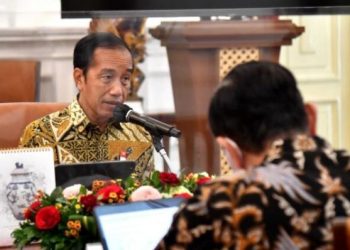 Presiden Joko Widodo memimpin rapat terbatas bersama jajarannya di Istana Merdeka./ doc.ist