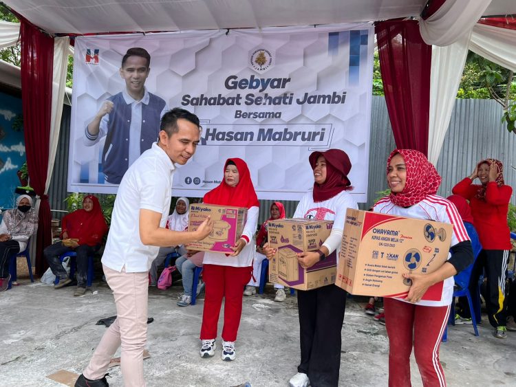 Dihadapan emak-emak, Hasan Mabruri Deklarasikan Diri maju di Pilwako Jambi 2024/doc.ist