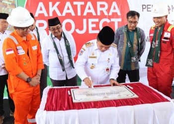 Al Haris Hadir Secara Langsung dalam Seremonial Peletakan Batu dan Pemancangan pertama Akatara Project./ doc.ist