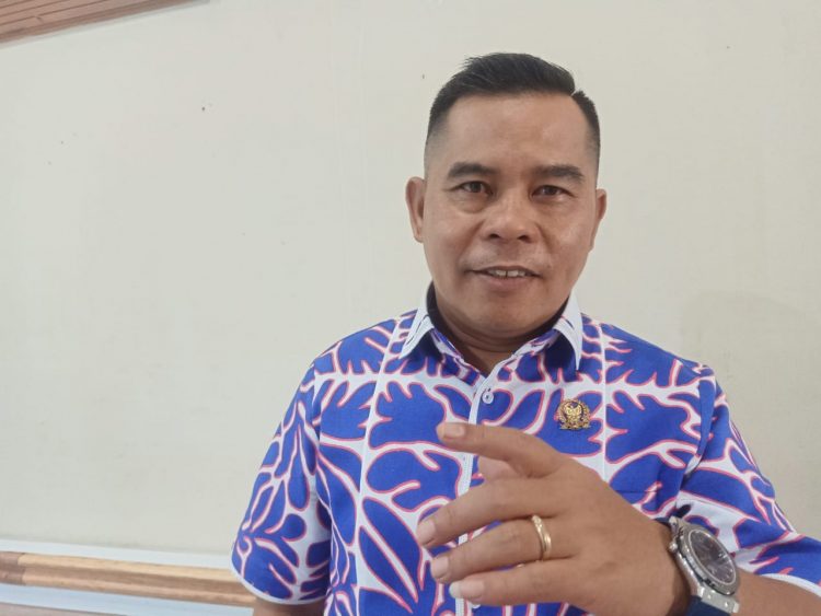 Fadli Sudria saat di Wawancaria di Gedung DPRD Jambi Kamis (8/9)/ AMPAR