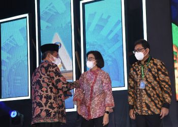 Wakil Gubernur Jambi Drs. H. Abdullah Sani M.Pd.I saat menerima penghraan WTP pada Kamis 22 September 2022 di Gedung Dhanapala Kementrian Keuangan, Jakarta/ doc.ist