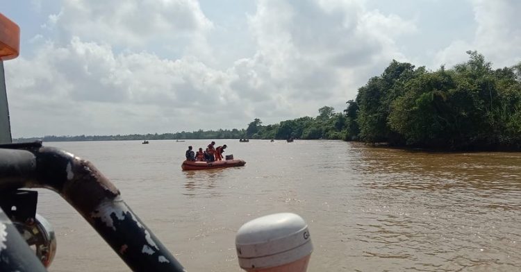 Tim SAR Melakukan Pencarian 2 ABK Hilang./ doc.ist
