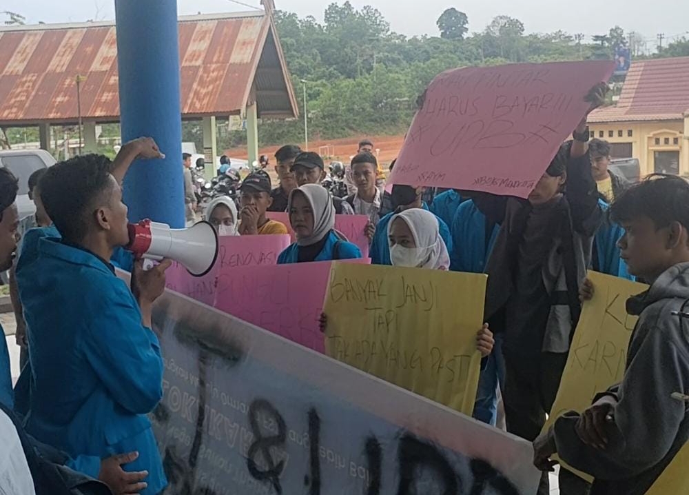 Mahasiswa UIN Jambi Demo Di Kampus Sampaikan 5 Tuntutan » BERITA HARI ...