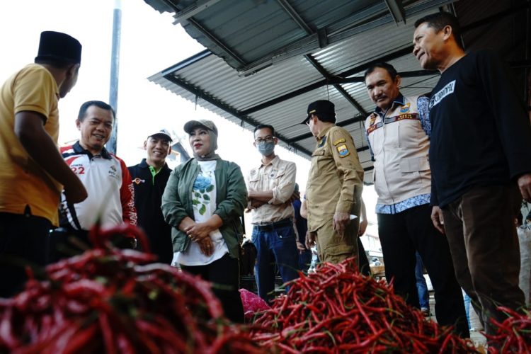 Al Haris Gelar Operasi Pasar di Pasar Angso Duo./ doc.ist