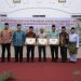 Lembaga Penelitian dan Pengabdian kepada Masyarakat (LPPM) Universitas Islam Negeri Sumatera Utara (UINSU) Medan Memberikan Award Pertama Kepada Beberapa Kepala Daerah di Sumatera Utara, salah satunya Bupati Kabupaten Asahan, Surya./ doc.ist