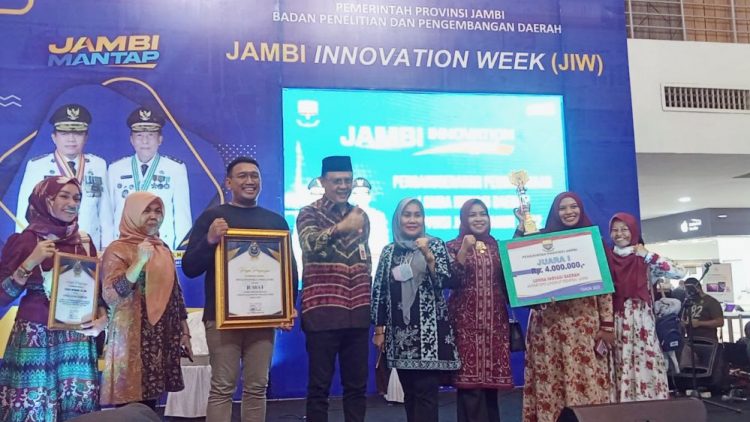 Disdik Raih Juara Pertama JIW./ doc.ist