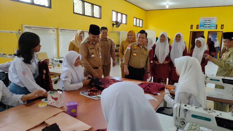 Gubernur Jambi Sidak SMKN 1 Tebo dan SMA 3 Tebo/ doc.ist