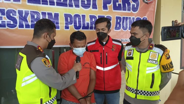 Muhammad Efendi (43) tersangka pemerkosaan anak kandung/AMPAR
