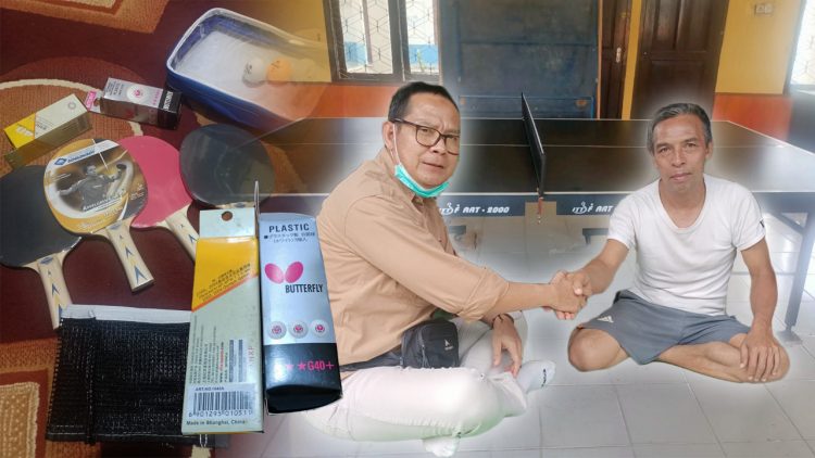 PetroChina Serahkan Perlengkapan Tenis Meja Kepada PTMSI Mendahara Ulu./ doc.ist