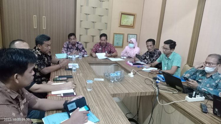 Dinas Lingkungan Hidup (DLH) Provinsi Jambi melakukan pertemuan bersama DLH Kabupaten Muarojambi, perwakilan PT PAL dan pengurus LSM Mappan pada Kamis, 20 Oktober 2022/ doc.ist