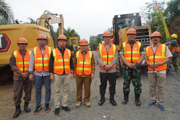 Kapolda Jambi Hadiri Pembukaan Karya Bhakti TNI Korem 042/Gapu/ DOC.IST