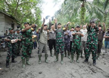 Richard T. H Tampubolon Tinjau TMMD ke-115 di Sei Kepayang Timur/ DOC.IST