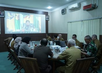 Bupati Kabupaten Asahan Surya, mengikuti Rakor Pengendalian Inflasi Daerah secara virtual yang dilaksanakan oleh Kementerian Dalam Negeri (Kemendagri) RI./ doc.ist