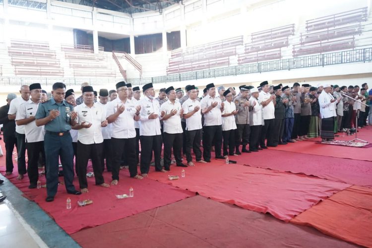 Polres Asahan bersama dengan Unsur Forkopimda Kabupaten Asahan menggelar berdoa bersama untuk Aremania dan Sepakbola Indonesia./ doc.ist