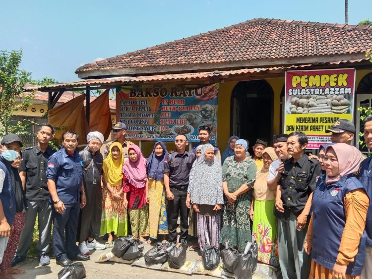 HUT ke-6, LPKNI Bagikan Sembako./ DOC.IST