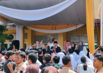 Gubernur Jambi Al Haris, Menghadiri HUT ke-44 SMAN 8 Kota Jambi./ Foto: Riky