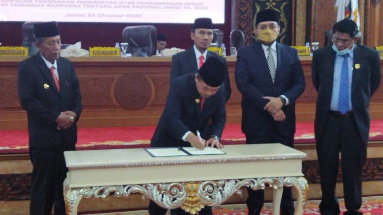 DPRD Provinsi Jambi menggelar Rapat Paripurna bersama Pemerintah Provinsi Jambi./ doc.ist