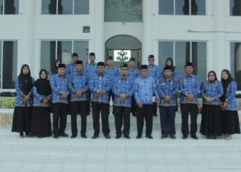 Ketua Korps Pengawai Republik Indonesia (KORPRI) Asahan  Lepas Kafilah MTQ Ke Tingkat Nasional./ doc.ist