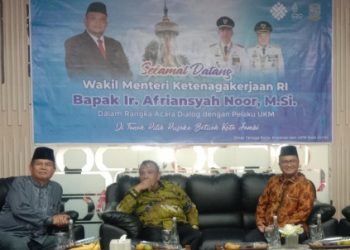 Wakil Menteri (Wamen) Ketenagakerjaan Republik Indonesia Afriansyah Noor, dialog dengan pelaku UMKM./ AMPAR