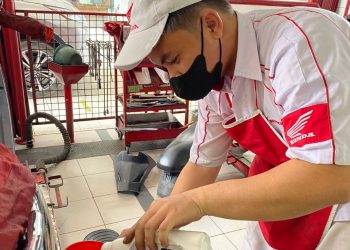Ini Waktu yang Tepat Ganti Oli Mesin dan Oli Gardan Motor Hondamu/ DOC.IST