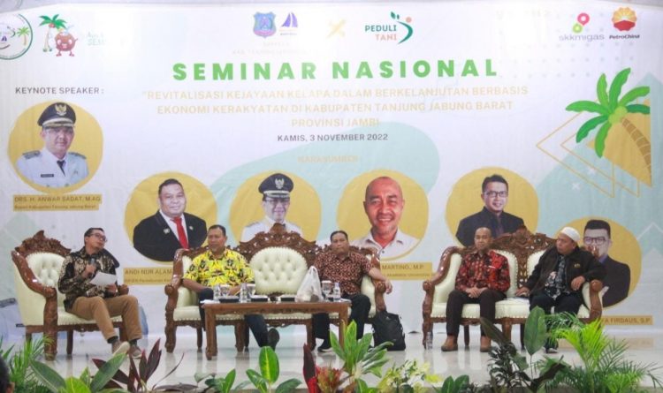 Gelaran Seminar Nasional Revitalisasi Kejayaan Komoditi Kelapa Dalam Berkelanjutan Berbasis Ekonomi Kerakyatan./ DOC.IST