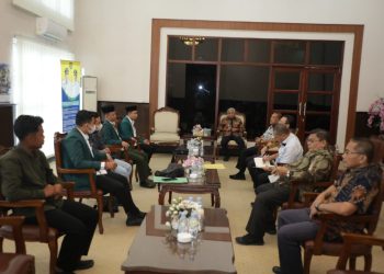 Bupati Kabupaten Asahan menerima audiensi Pimpinan Wilayah (PW) Ikatan Pelajar Al-Washliyah (IPA) Sumatera Utara (Sumut)./ DOC.IST