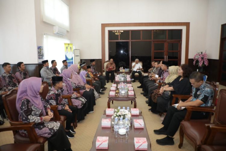 Bupati Surya Prestasi yang diraih LASQI Kabupaten Asahan dalam event tingkat Provinsi Sumatera Utara dan Nasional./ DOC.IST