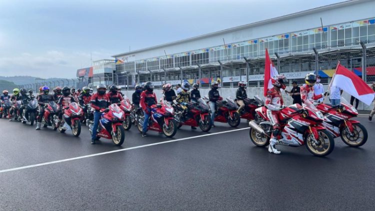 Lebih dari 90 bikers dari komunitas Honda Ramaikan CBR Track Day di Mandalika./ DOC.IST