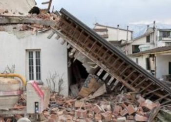 Bangunan dan rumah rusak parah akibat gempa Cianjur, BNPB) melaporkan sebanyak 3.895 orang mengungsi. (Ilustrasi: PIXABAY)