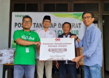 OJK dan Industri Jasa Keuangan Salurkan Bantuan Untuk Korban./ DOC.IST