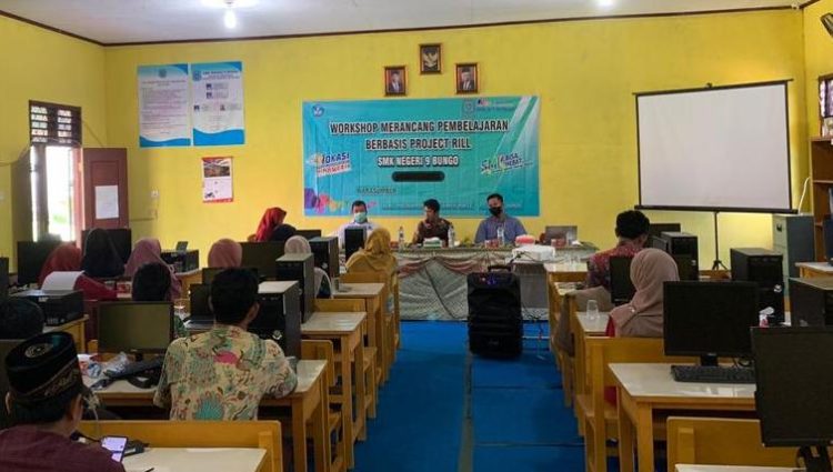 PT Sinar Sentosa Primatama (Sinsen) Beri Penguatan Karakter di SMK 9 Bungo./ doc.ist