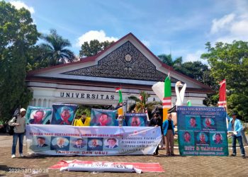 Aksi Sodilaritas Mahasiswa./ doc.ist