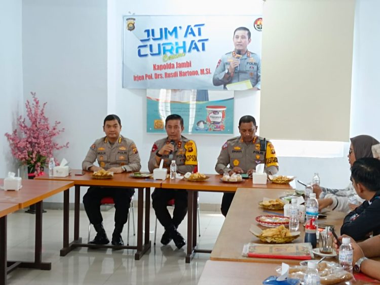 Kapolda Jambi, Irjen Pol Rusdi Hartono (tengah)/ Foto: humas polda jambi