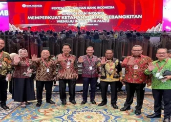 Dirut Bank Jambi, Yunsak El Halcon, menghadiri pertemuan Tahunan Bank Indonesia 2022 di Jakarta. Foto: ist