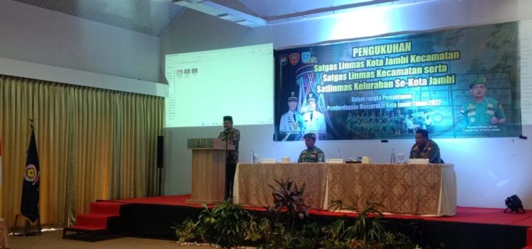 Acara Pengukuhan Satgas Linmas Kota Jambi, di Rumah Kito Resort dan Hotel, Kamis (22/12). Foto: Meli/Ampar.id