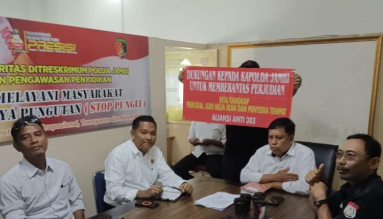 Aliansi Anti 303 (Perjudian) Bersama Direktorat Reserse Kriminal Umum (Ditreskrimum) Polda Jambi, Selasa (2/1). Foto: Meli/Ampar