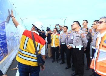 Kepala Korps Lalu Lintas (Kakorlantas) Polri Irjen Firman Shantyabudi melakukan peninjauan jalur persiapan mudik Lebaran 2023/ (Foto:  Humas Polri)