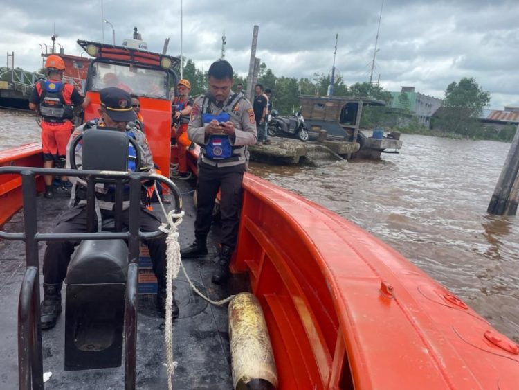 Proses pencarian kapal nelayan yang hilang. Foto: Humas Basarnas