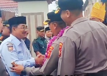 Bupati Tanjab Barat, Anwar Sadat, saat pisah sambut Kapolres Tanjab Barat. Foto: Wahyu