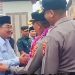 Bupati Tanjab Barat, Anwar Sadat, saat pisah sambut Kapolres Tanjab Barat. Foto: Wahyu