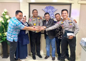 DPRD Jambi Saat menyambangi Ditlantas Polda Jambi/  (Foto: hadian)