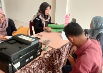 Pantauan pendaftaran calon anggota KPU Provinsi Jambi/ (foto: Fei)