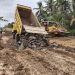 Keadaan jalan rusak di ruas jalan Muarasabak - Rantaurasau Tanjung Jabung Timur. Foto: Jp/ Ampar