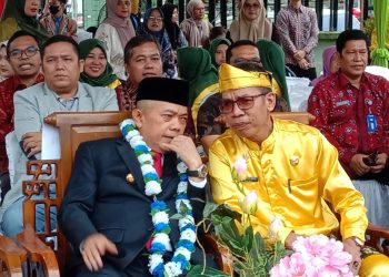 Al Haris Gubernur Jambi (Pakai Jas)/ (Foto: Meli)