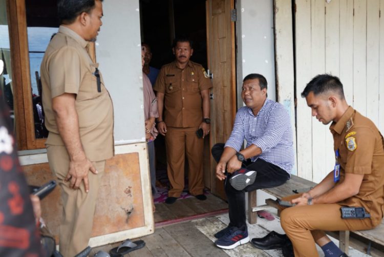 Bupati Tanjab Timur, Romi dan Camat Kuala Jambi, Taufik. Foto: Wily