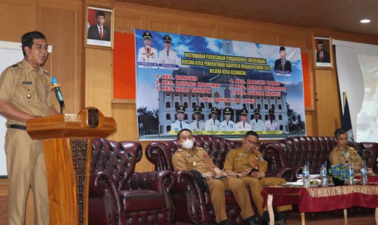 Wakil Bupati Merangin, Nilwan Yahya buka Musyawarah rencana pembangunan (Musrenbang) Kabupaten Merangin 2024. Foto: Riky