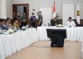 Gubernur Jambi, Al Haris Rapat Koordinasi Pembahasan Penertiban dan Penyelesaian Angkutan Batubara di Provinsi Jambi Bersama Kementerian ESDM, Selasa (14/2). Foto: Dok Kominfo